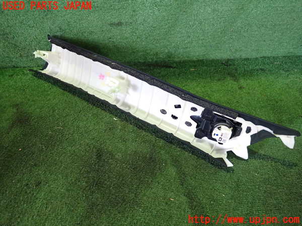 2UPJ-9240967655]ハリアー(MXUA80)右フロントピラートリム 中古_2