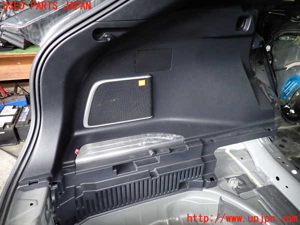 2UPJ-9240967680]ハリアー(MXUA80)左リアピラートリム 中古_2