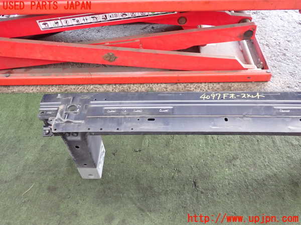 2UPJ-9240971014]ジャガー・XF(JB2NA)フロントバンパーホースメント 中古_2