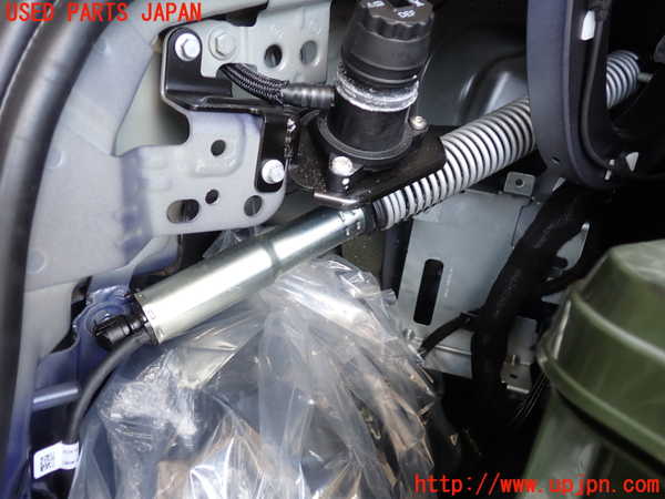 2UPJ-9240971506]ジャガー・XF(JB2NA)トランクダンパー 中古_2