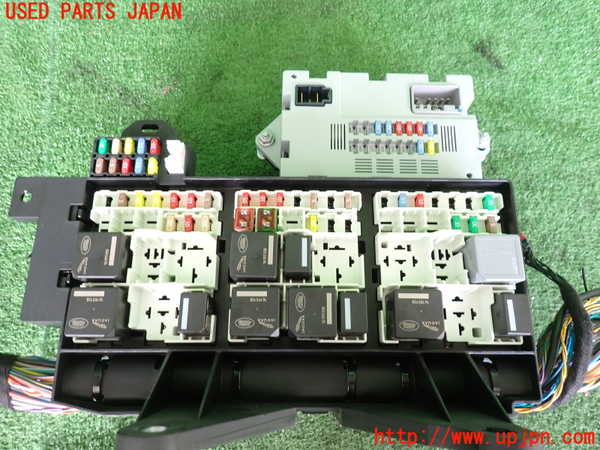 2UPJ-9240976742]ジャガー・XF(JB2NA)ヒューズボックス2(室内運転席側) 中古_3