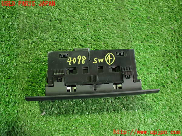 2UPJ-9240986309]CX-60(KH3P)スイッチ4 中古_2