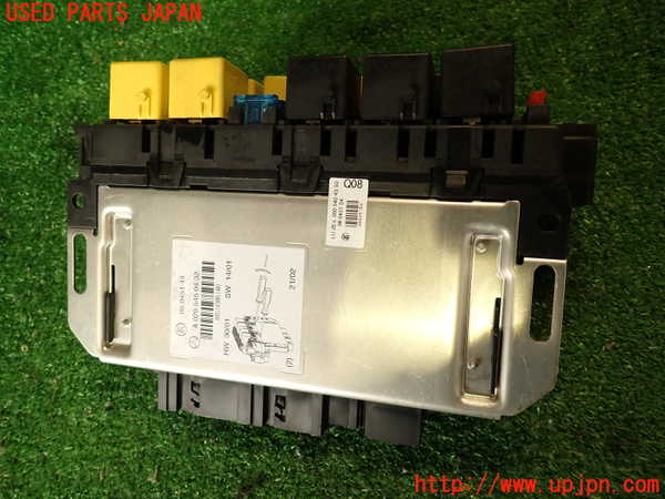 2UPJ-9240996742]ベンツ S500 ロング(220175)ヒューズボックス2(EGルーム内助手席側) 中古_2