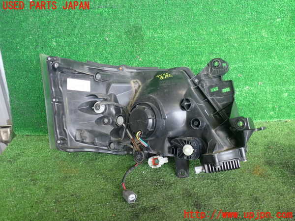 2UPJ-9241001132]NV350 キャラバン バン(VR2E26)左ヘッドライト HID 中古_3