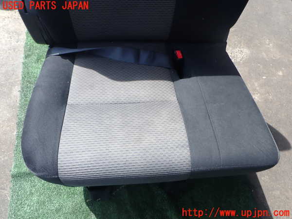 2UPJ-9241007145]NV350 キャラバン バン(VR2E26)右2列目シート 中古_3