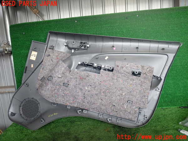2UPJ-9241001264]NV350 キャラバン バン(VR2E26)左前ドア内張り 中古_3