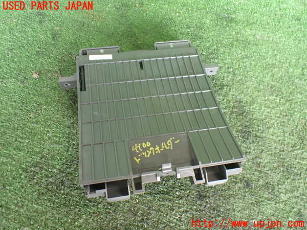 2UPJ-9241007810]NV350 キャラバン バン(VR2E26)ドリンクホルダー 中古_3