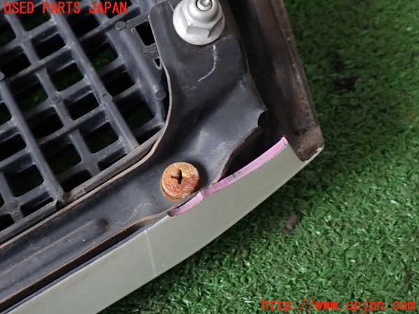2UPJ-9241021050]クラウン エステート(JZS175W)ラジエターグリル 中古_5