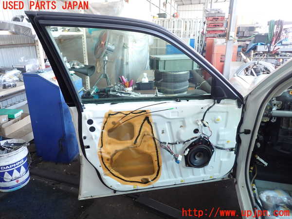 2UPJ-9241021260]クラウン エステート(JZS175W)左前ドア 中古 NSG M5O5_5