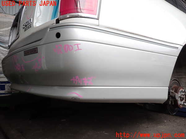 2UPJ-9241021610]クラウン エステート(JZS175W)リアバンパー 中古_2