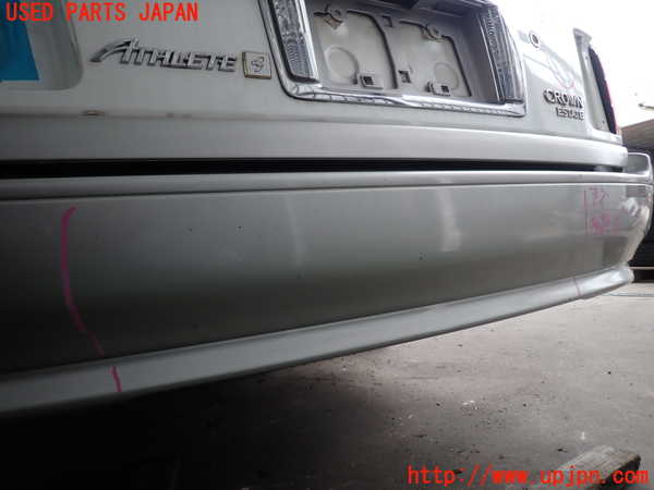 2UPJ-9241021610]クラウン エステート(JZS175W)リアバンパー 中古_4