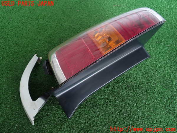 2UPJ-9241021536]クラウン エステート(JZS175W)左テールランプ 中古_2
