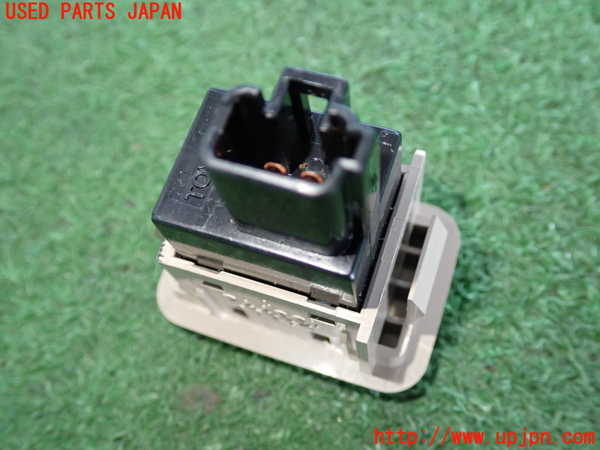 2UPJ-9241026308]クラウン エステート(JZS175W)スイッチ3(給油口) 中古_2