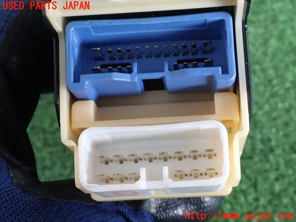 2UPJ-9241026240]クラウン エステート(JZS175W)右前パワーウィンドウスイッチ 中古_4