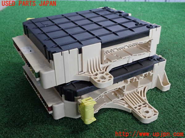2UPJ-9241026743]クラウン エステート(JZS175W)ヒューズボックス3(室内) 中古_4