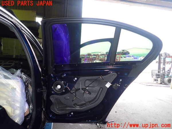 1UPJ-9241041290]BMW 330e(8E20 F30)右後ドア FUYAO M540 中古_3