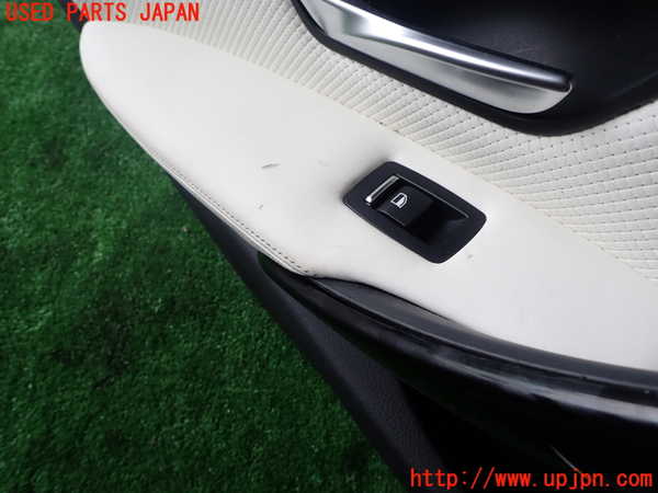 1UPJ-9241041324]BMW 330e(8E20 F30)左後ドア内張り 中古_3