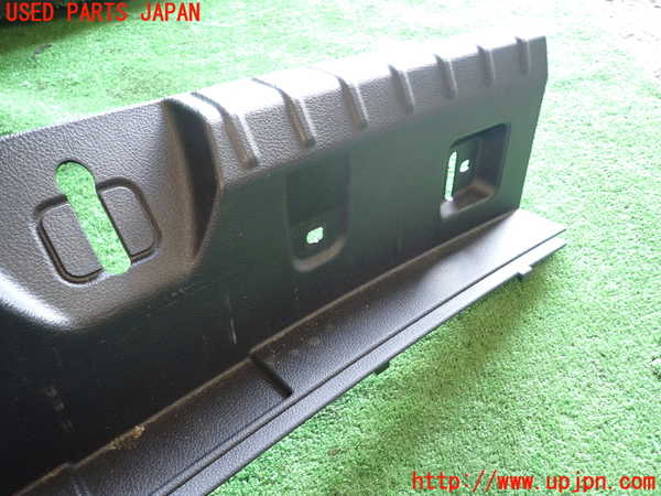 1UPJ-9241047772]BMW 330e(8E20 F30)ラゲッジトレイ2 中古_2