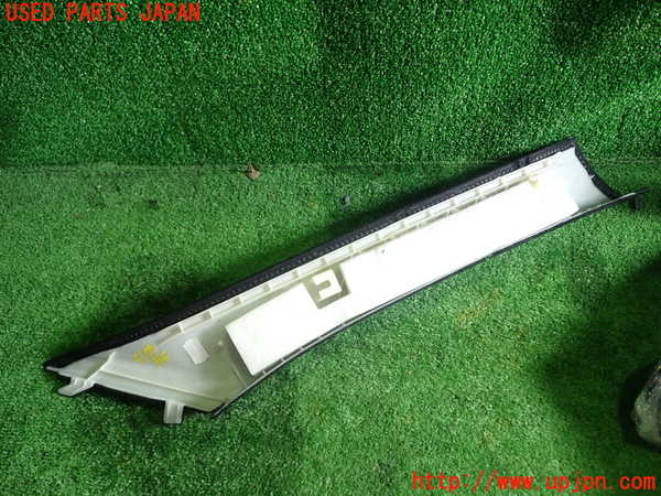 1UPJ-9241047660]BMW 330e(8E20 F30)左フロントピラートリム 中古_2