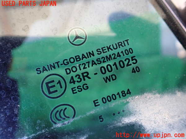 1UPJ-9241051380]ベンツ SL500 R230(230475)右クォーターガラス 中古 SAINT-GOBAIN SEKURIT M24100 43R-001025_3