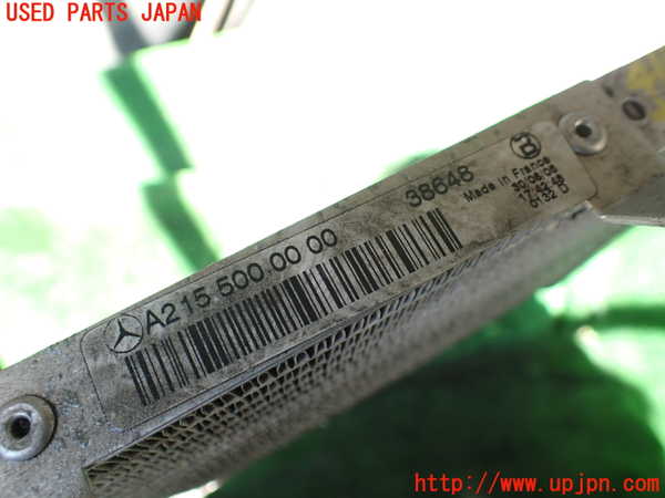1UPJ-9241052481]ベンツ SL500 R230(230475)オイルクーラー1 中古_3