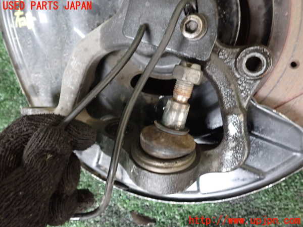 1UPJ-9241054290]ベンツ SL500 R230(230475)右フロントナックルハブ 中古_3