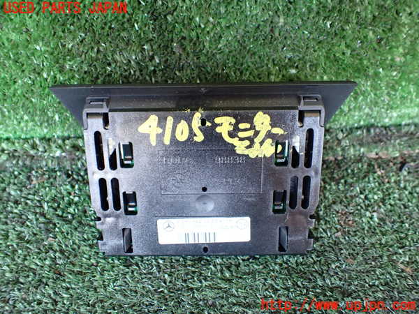 1UPJ-9241056629]ベンツ SL500 R230(230475)モニター 中古_2