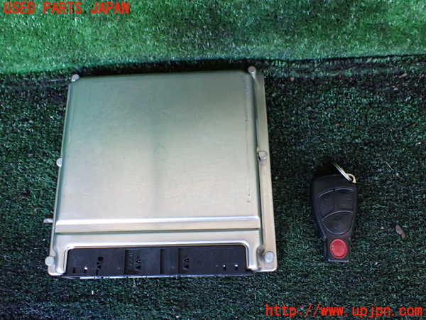 1UPJ-9241056110]ベンツ SL500 R230(230475)エンジンコンピューター 中古_4