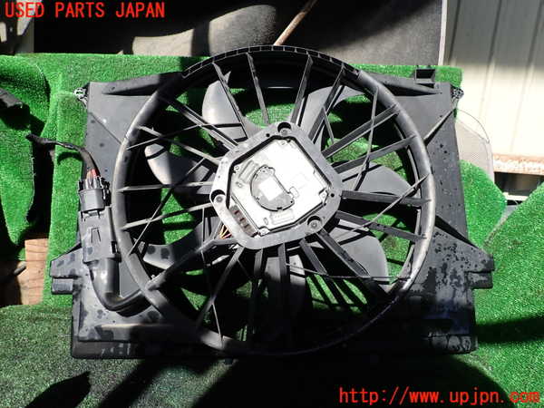 1UPJ-9241056836]ベンツ SL500 R230(230475)電動ファン1 中古_2
