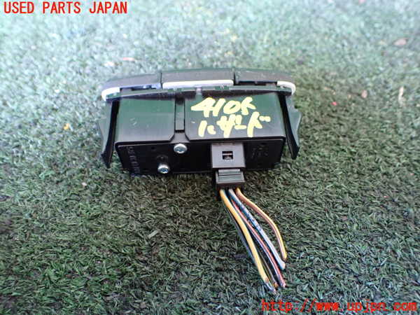 1UPJ-9241056290]ベンツ SL500 R230(230475)ハザードスイッチ 中古_2