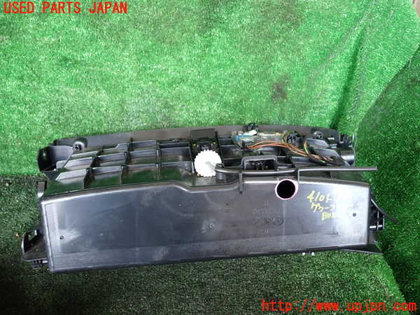 1UPJ-9241057516]ベンツ SL500 R230(230475)グローブボックス1 中古_4