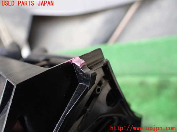 1UPJ-9241057821]ベンツ SL500 R230(230475)灰皿1 中古_4