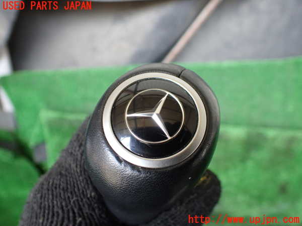 1UPJ-9241057570]ベンツ SL500 R230(230475)シフトノブ 中古_2