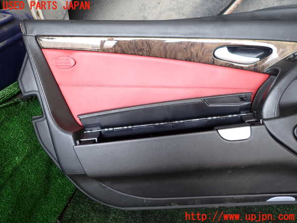 1UPJ-9241051264]ベンツ SL500 R230(230475)左ドア内張り 中古_3