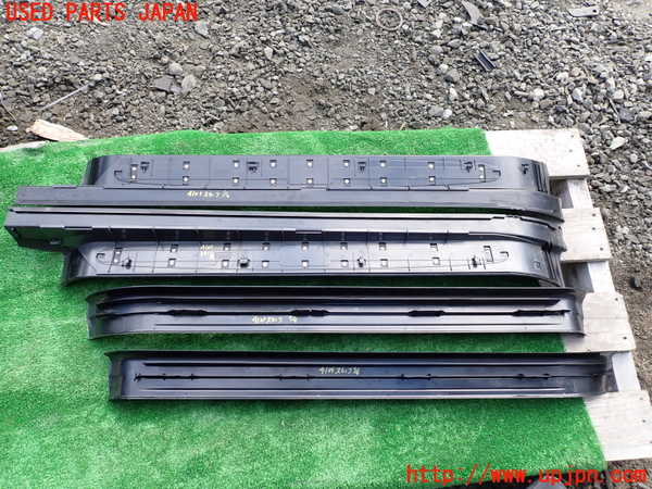 1UPJ-9241057740]ベンツ SL500 R230(230475)スカッフプレート 中古_3