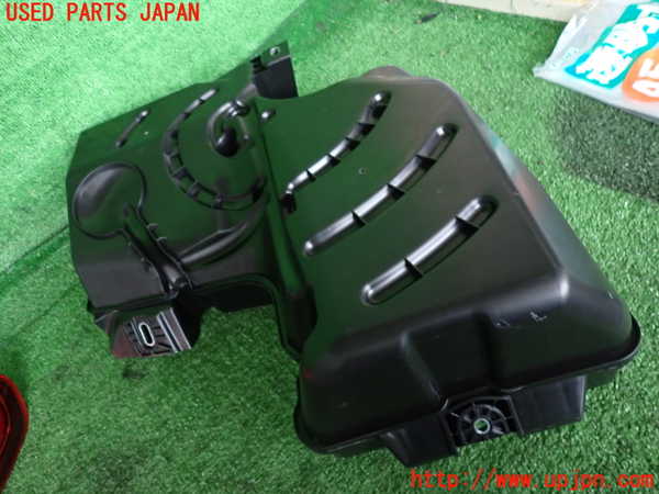 2UPJ-9241086530]アルファロメオ・ステルヴィオ(94920)ウーハー 中古_2