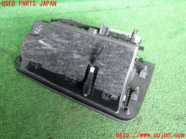 2UPJ-9241087516]アルファロメオ・ステルヴィオ(94920)グローブボックス1 中古_2