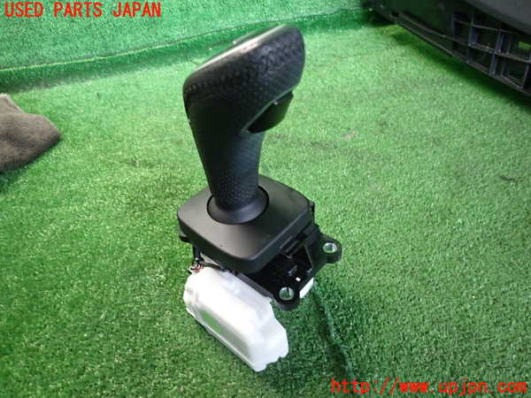 2UPJ-9241087555]アルファロメオ・ステルヴィオ(94920)ATシフトレバー 中古_2