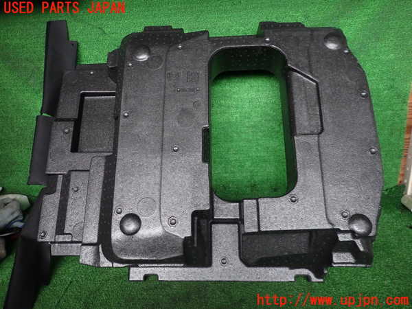 2UPJ-9241087772]アルファロメオ・ステルヴィオ(94920)ラゲッジトレイ2 中古_2