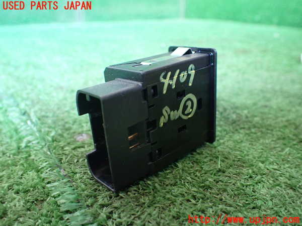1UPJ-9241096307]VW・T-Cross(ティークロス)(C1DKR)スイッチ2 (パッセンジャー) 中古_2