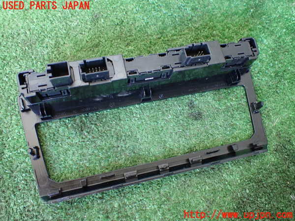 1UPJ-9241096290]VW・T-Cross(ティークロス)(C1DKR)ハザードスイッチ 中古_2