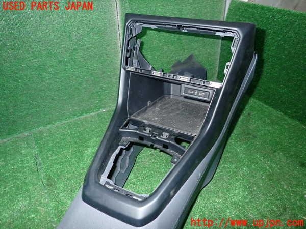 1UPJ-9241097540]VW・T-Cross(ティークロス)(C1DKR)センターコンソール 中古_3