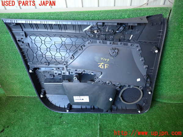 1UPJ-9241091234]VW・T-Cross(ティークロス)(C1DKR)右前ドア内張り 中古_3