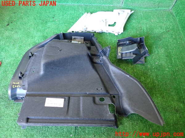 1UPJ-9241097675]VW・T-Cross(ティークロス)(C1DKR)右リアピラートリム 中古_2