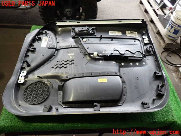 2UPJ-9241101264]ハマーH3(不明)左前ドア内張り 中古_5