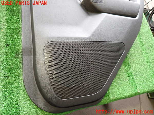 2UPJ-9241101294]ハマーH3(不明)右後ドア内張り 中古_2