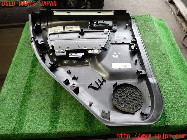 2UPJ-9241101294]ハマーH3(不明)右後ドア内張り 中古_5