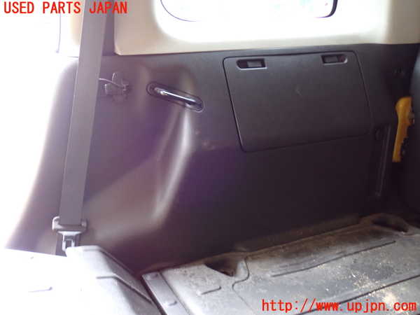 2UPJ-9241107675]ハマーH3(不明)右リアピラートリム 中古_3
