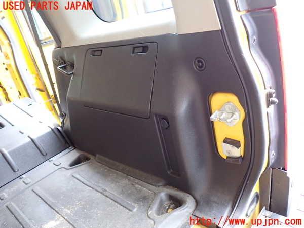 2UPJ-9241107675]ハマーH3(不明)右リアピラートリム 中古_4