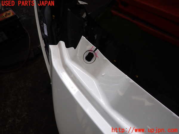 2UPJ-9241111010]ジャガー・Eペイス(DF2NA)フロントバンパー 中古_3